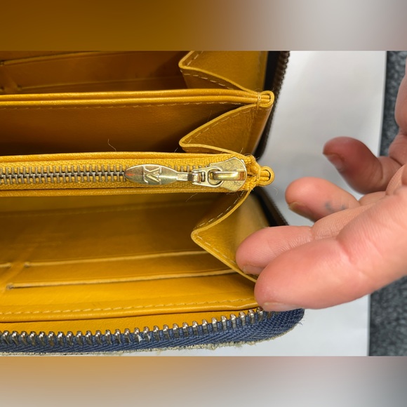 AUTHENTIC LOUIS VUITTON BLUE DENIM ZIPPY MONOGRAM WALLET WITH YELLOW INTERIOR - Picture 10 of 12